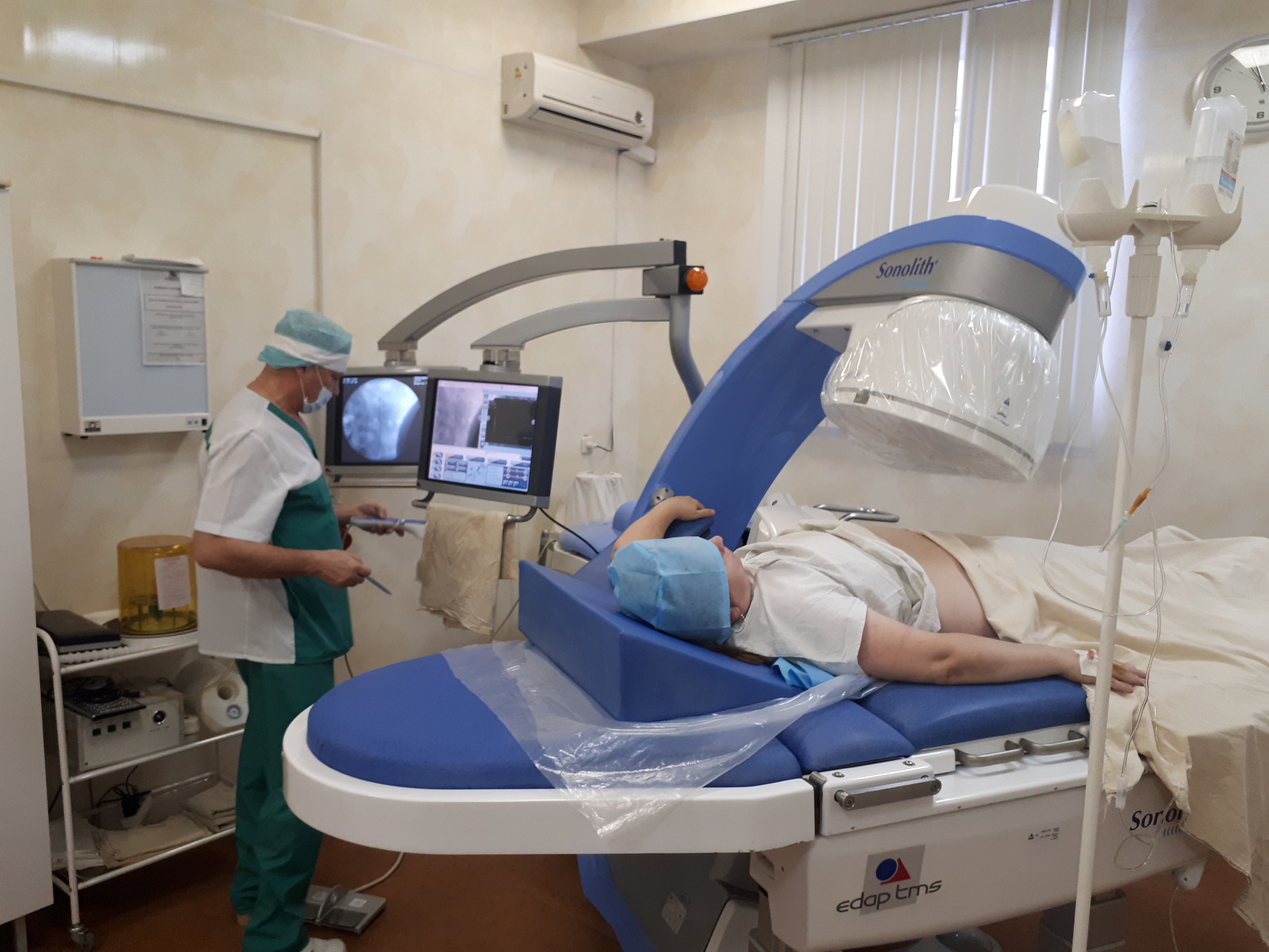 Специалисты клиники урологии СГМУ выполняют минимально инвазивные оперативные вмешательства при помощи нового лазерного оборудования