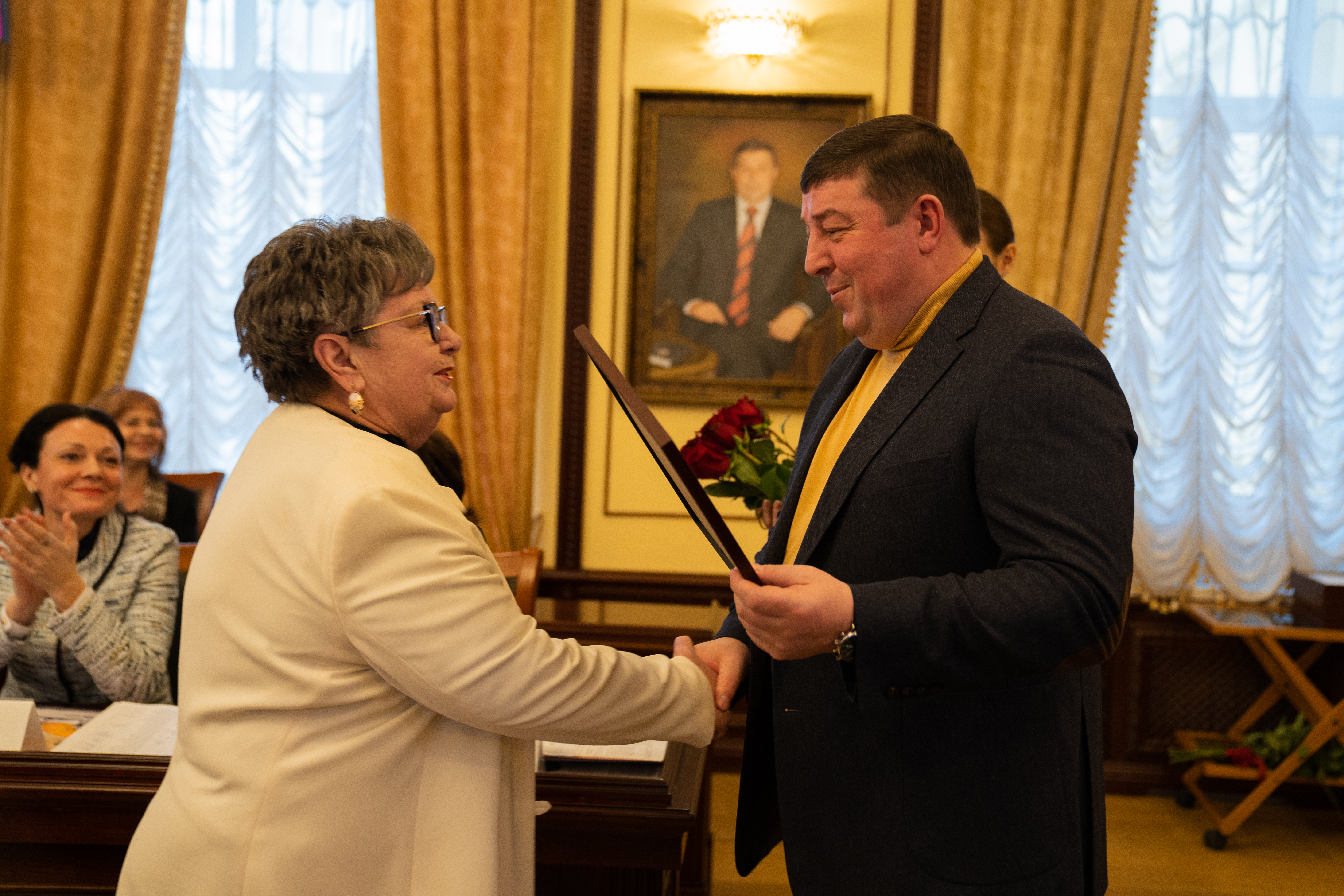 Петр Глыбочко наградил почетными грамотами профессоров Саратовского медицинского университета 