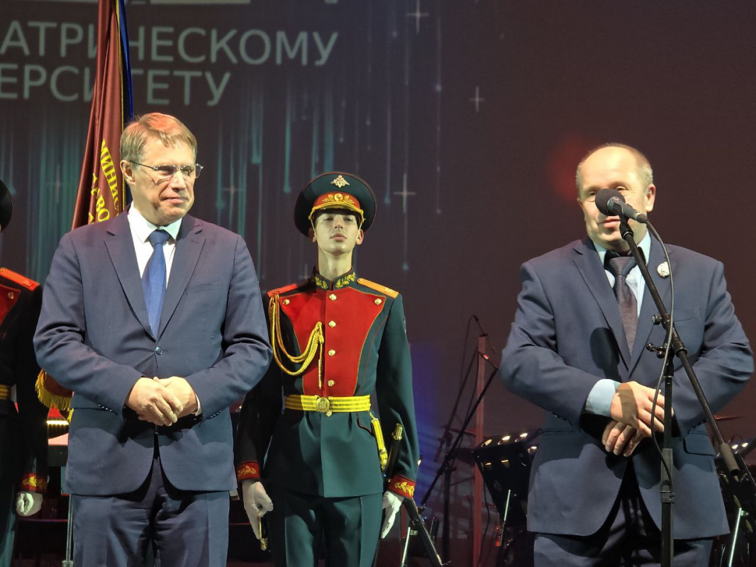 Министр здравоохранения и Губернатор Санкт-Петербурга поздравили Педиатрический университет со 100-летием 