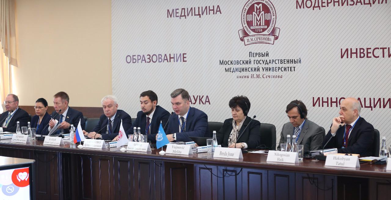 В Сеченовском университете открыт учебный курс ВОЗ по профилактике и борьбе с НИЗ в РФ